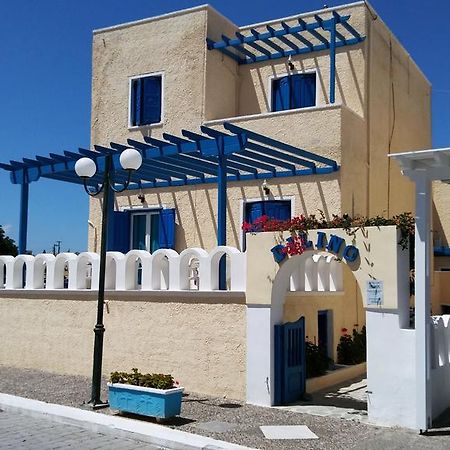 Hotel Dilino Kamári Esterno foto