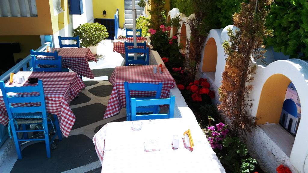 Hotel Dilino Kamári Esterno foto