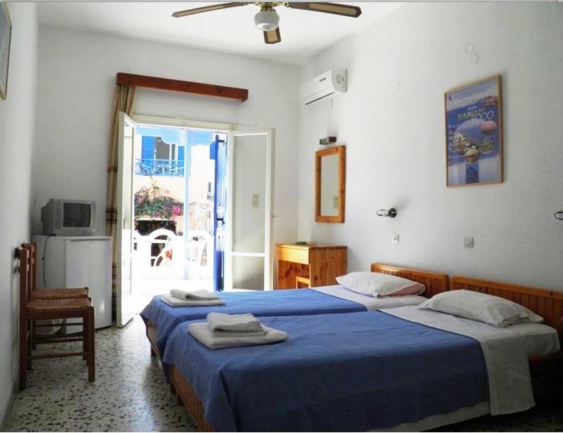 Hotel Dilino Kamári Esterno foto